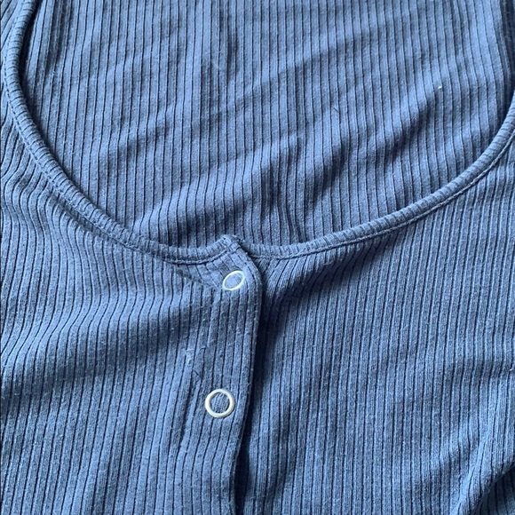 Aeropostale cropped shirt with buttons, size Small - Picture 4 of 4